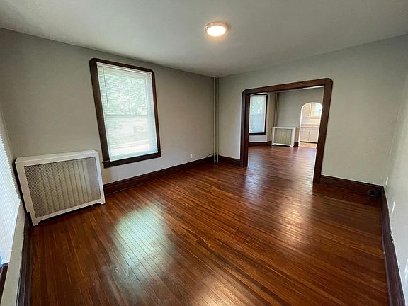2nd image of 1118 Boyd Ave Floor 1