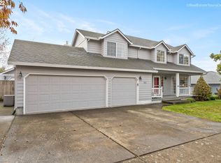 212 E Hilltop Dr, Newberg, OR 97132