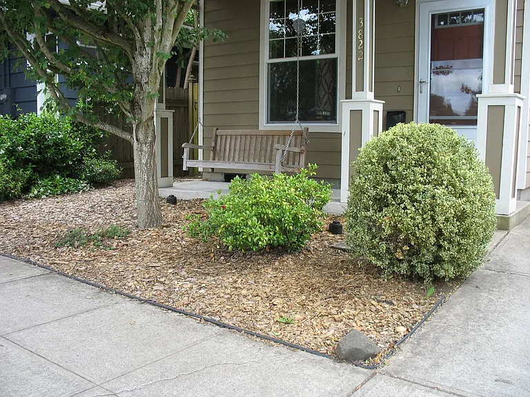 3822 SE Schiller St — Photo 3