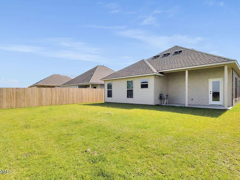 221 Wakely Ct — Photo 12