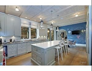 4th image of 1590 Hawthorne Ln