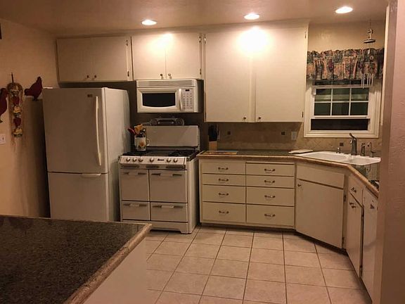 5th image of 2042 Arden Dr W
