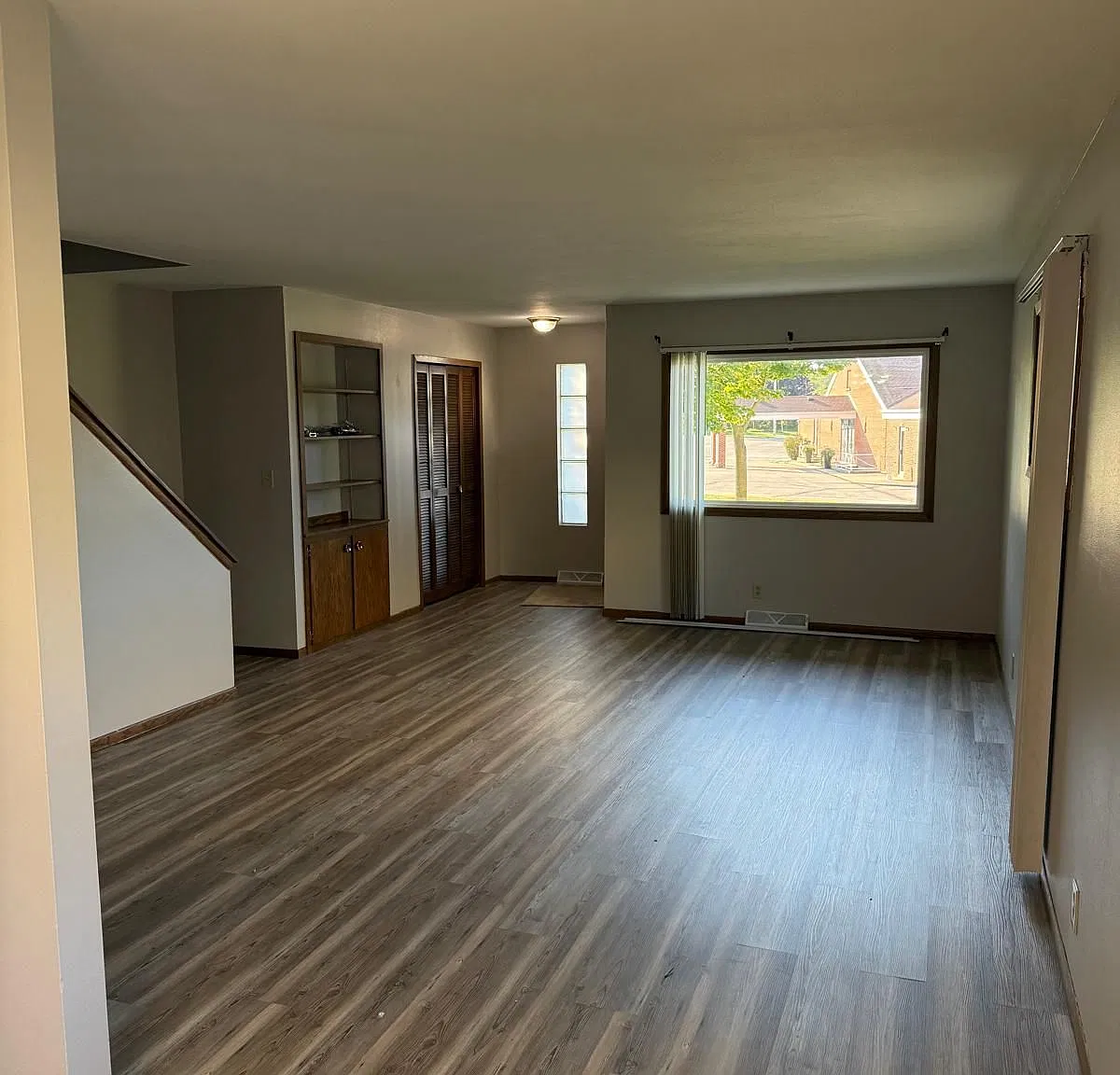 Spacious Side-by-Side/Townhouse Style Duplex in Wauwatosa — Photo 2