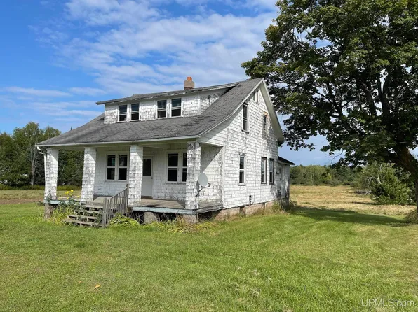 14947 Bellaire Rd, Baraga, MI 49908