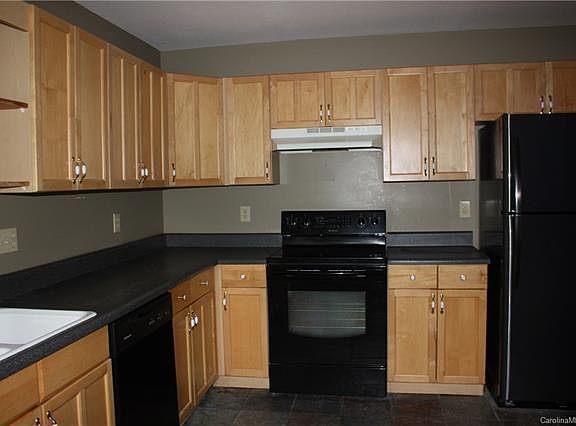 3rd image of 1343 E Lakeshore Dr
