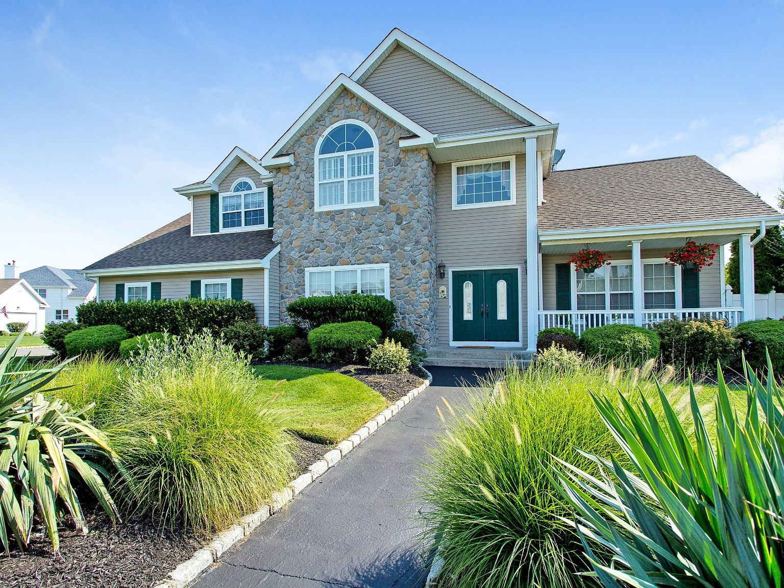 126 Summerfield Dr, Holtsville, NY 11742 Zillow