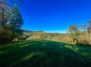 2 Hackers Creek Rd, Buckhannon, WV 26201