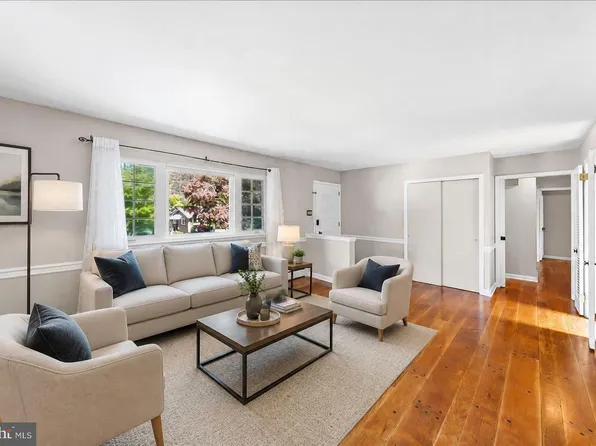 225 Chestnut St, Newtown Square, PA 19073