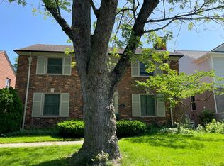 318 McMillan Rd, Grosse Pointe Farms, MI 48236