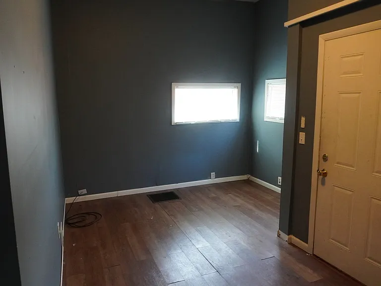 430 Case Ave E — Photo 5