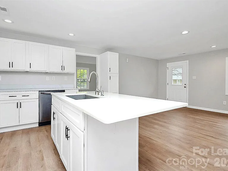 315 S Ransom St — Photo 8