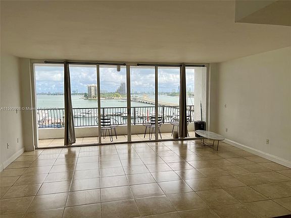 3rd image of 555 NE 15th St APT 610