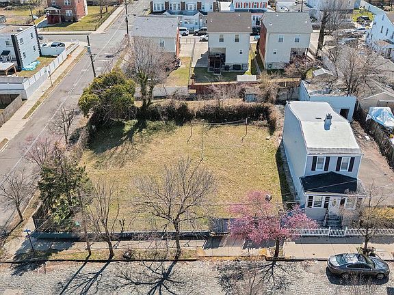 5th image of 813 N 28th St
