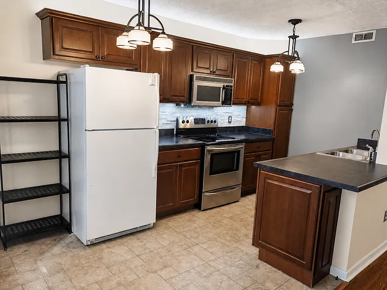 5728 Elwood St #2 — Photo 7