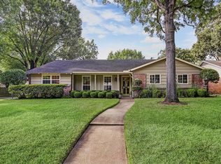 10050 Burgoyne Rd, Houston, TX 77042