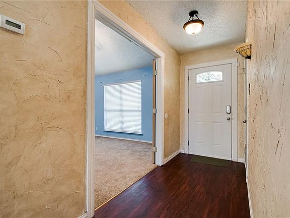 4th image of 804 Cornfield Dr