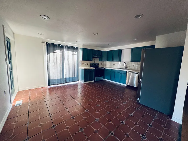 2909 SE 140th Ave — Photo 16