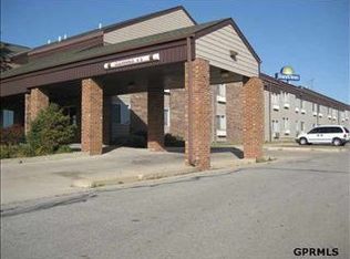 2920 NW 12th St, Lincoln, NE 68521