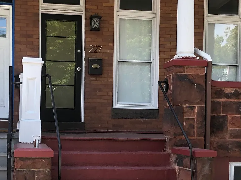 227 E 25th St — Photo 11