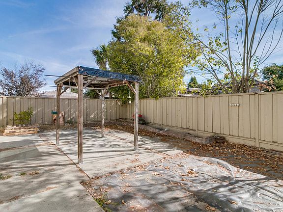 5th image of 2967 Lake Chabot Ln