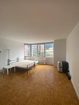 Rented by Fischer Group Realty, LLC | media 25