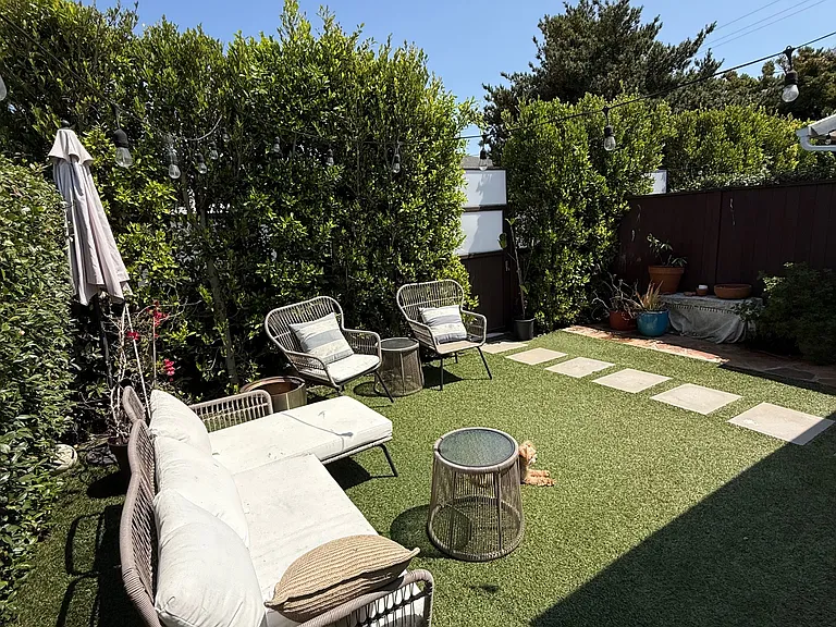 Large yard private yard