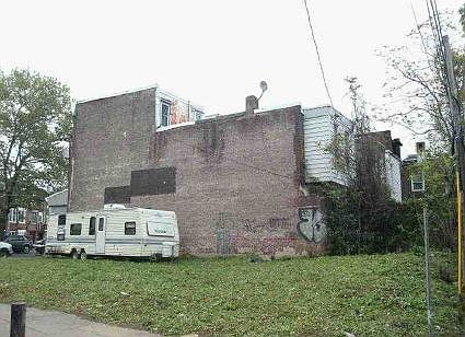 2nd image of 1318 W Bristol St
