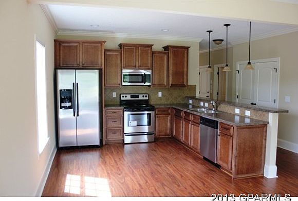 2nd image of 1928B Leighton Drive #B