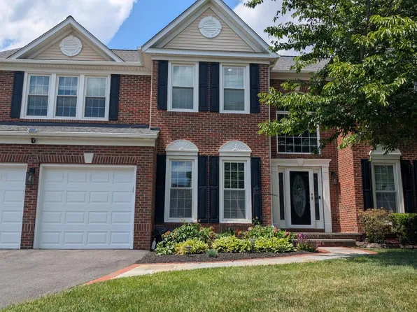4689 Brentwall Ct, Chantilly, VA 20151