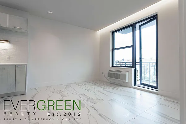 Rented by Evergreen Apartments BK | media 31