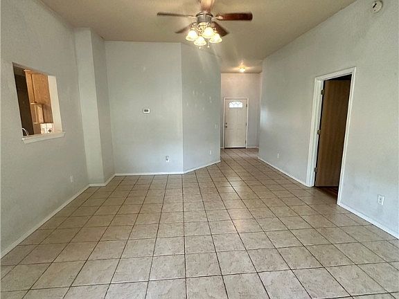 4th image of 114 Holly St