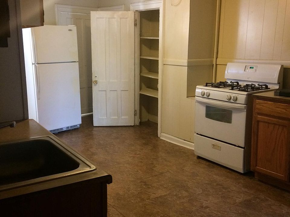 2nd image of 702 Clinton Ave #1