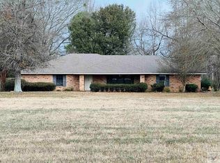 358 Palmer Dr, Hooks, TX 75561