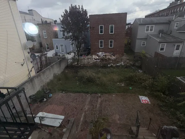 86 Sherman Avenue image 11 of 11