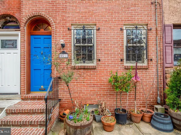 821 S 10th St, Philadelphia, PA 19147