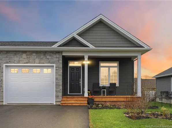 607 Royal Oaks Blvd, Moncton, NB E1H 0G2