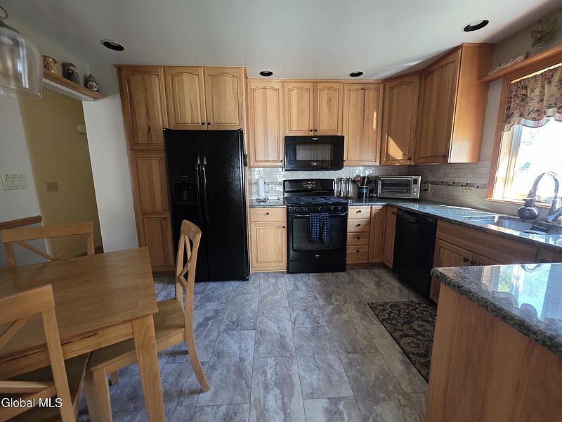 4th image of 4323 Buckingham Drive