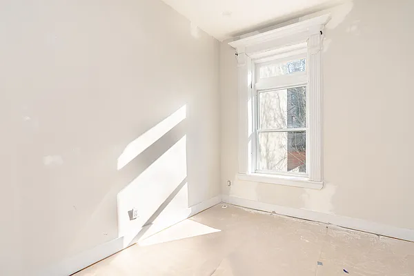 Rented by Friedman Mayer, LREB | media 24