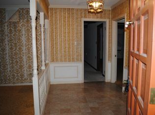 205 Walnut St, Yoakum, TX 77995