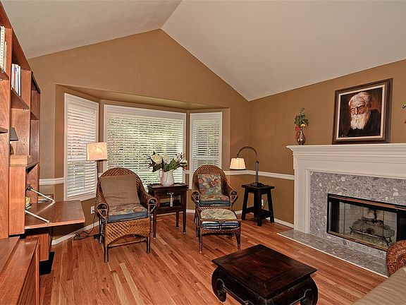 3rd image of 18221 Woodbine Dr