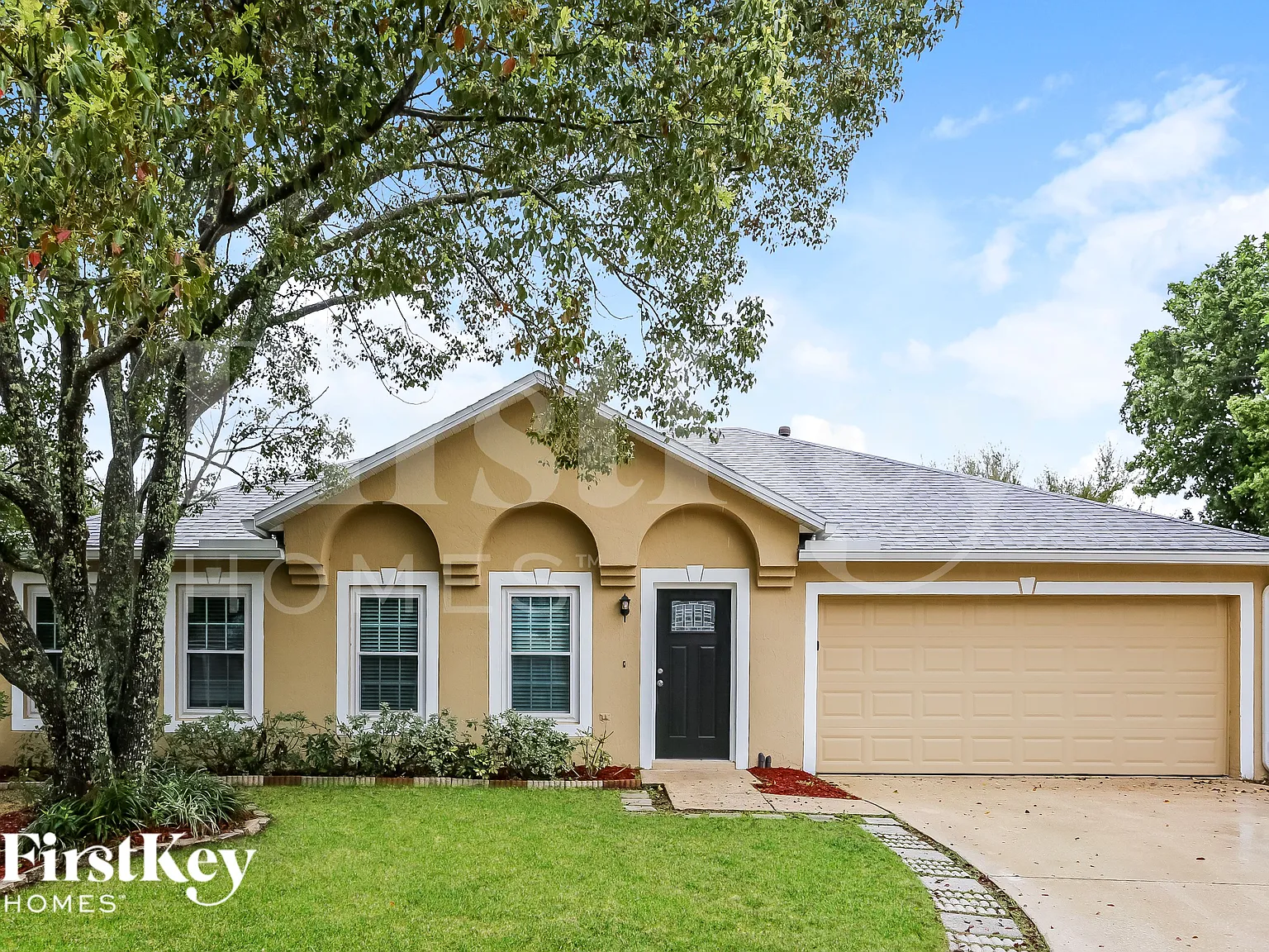 4 bed, 2.0 bath, 2128 sqft, $2,530 — Photo 1