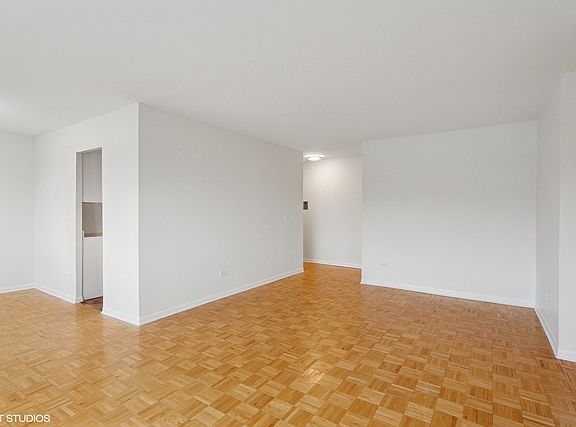 5th image of 1136 Greenleaf Ave APT 205