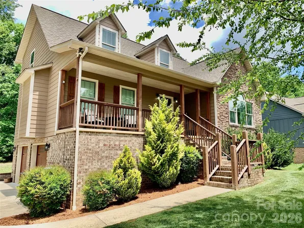 124 Maplewood Ct, Hudson, NC 28638