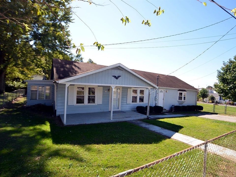 1st image of 205 Clarksville Ln