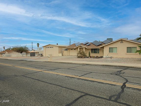 3rd image of 2605 Smoketree Ave N