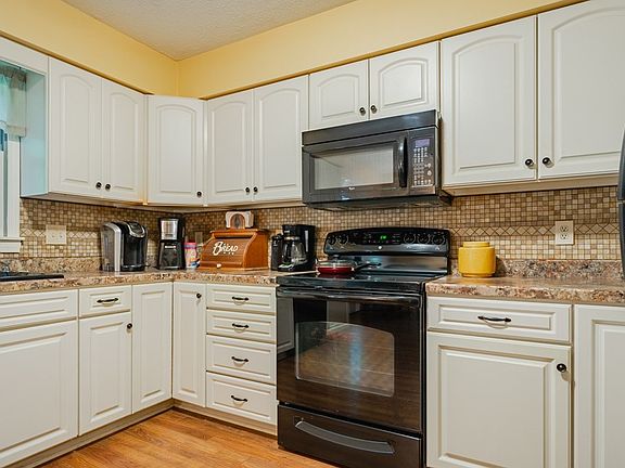 5th image of 1228 Deer Trace Ct