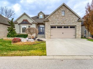 1221 Mike Weir Dr, Sarnia, ON N0N1C0