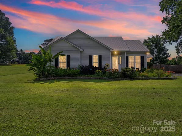 111 Charcoal Rd, Cherryville, NC 28021