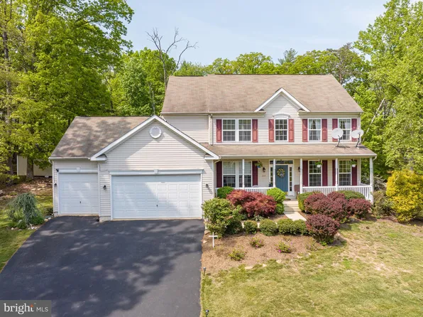 250 Cacapon Ln, Cross Junction, VA 22625