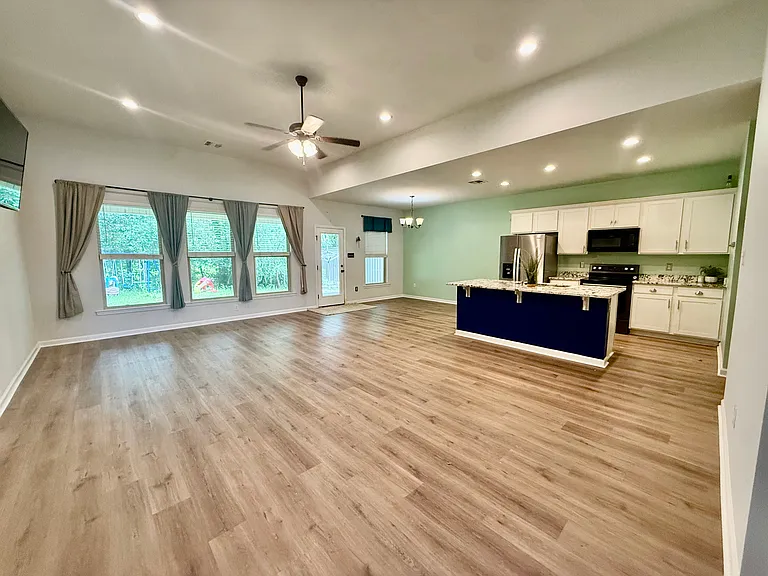 315 Springsteen Ln — Photo 5